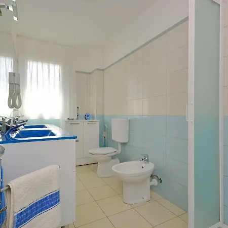 Mare-1 By Interhome 利尼亚诺萨比亚多罗