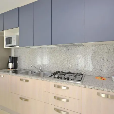 公寓 Mare-1 By Interhome 利尼亚诺萨比亚多罗